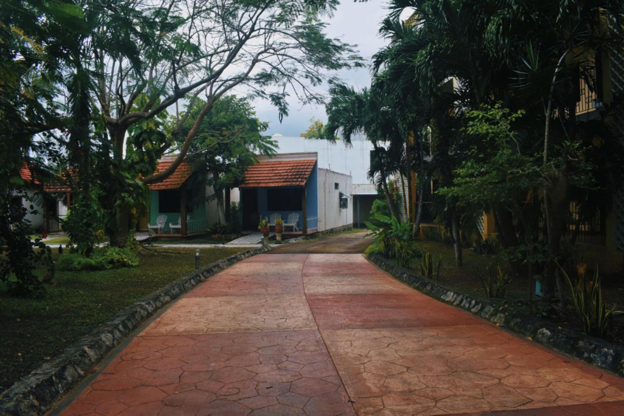 Hotel Hacienda Sanchez วัลลาโดลิด ภายนอก รูปภาพ