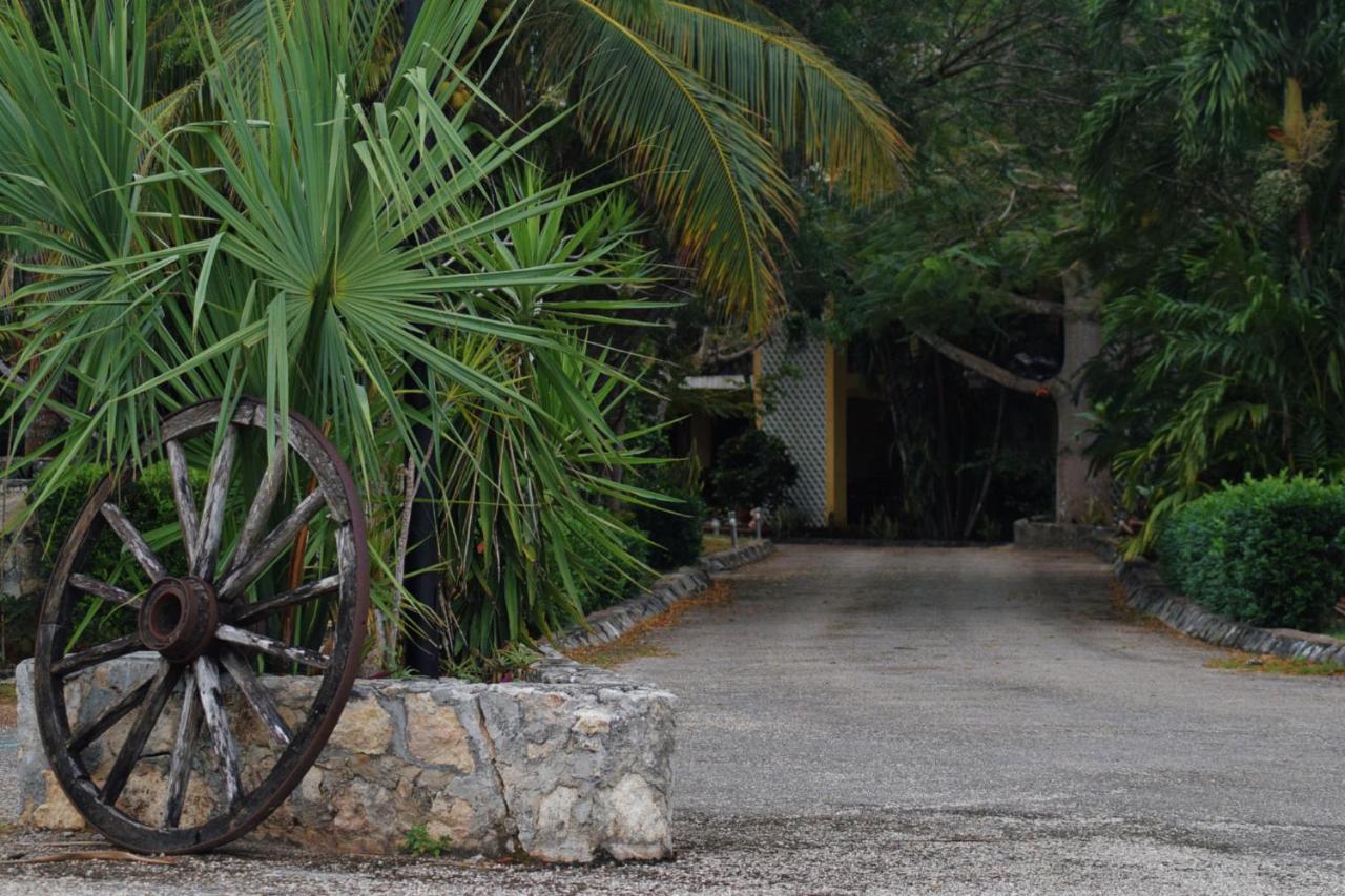 Hotel Hacienda Sanchez วัลลาโดลิด ภายนอก รูปภาพ