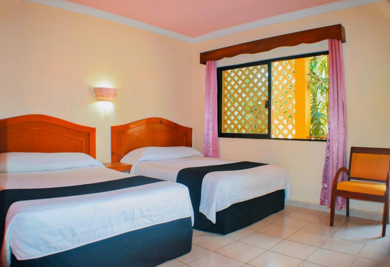 Hotel Hacienda Sanchez วัลลาโดลิด ภายนอก รูปภาพ