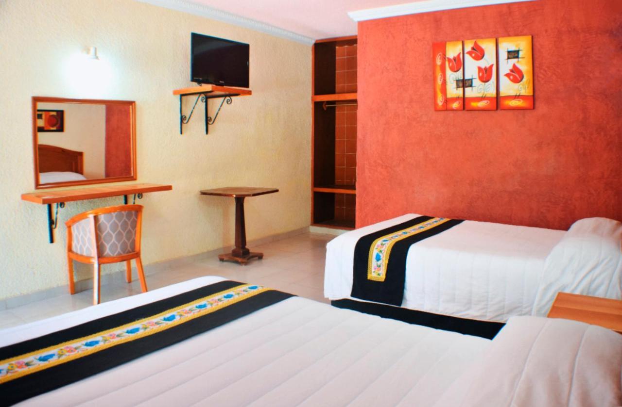 Hotel Hacienda Sanchez วัลลาโดลิด ภายนอก รูปภาพ