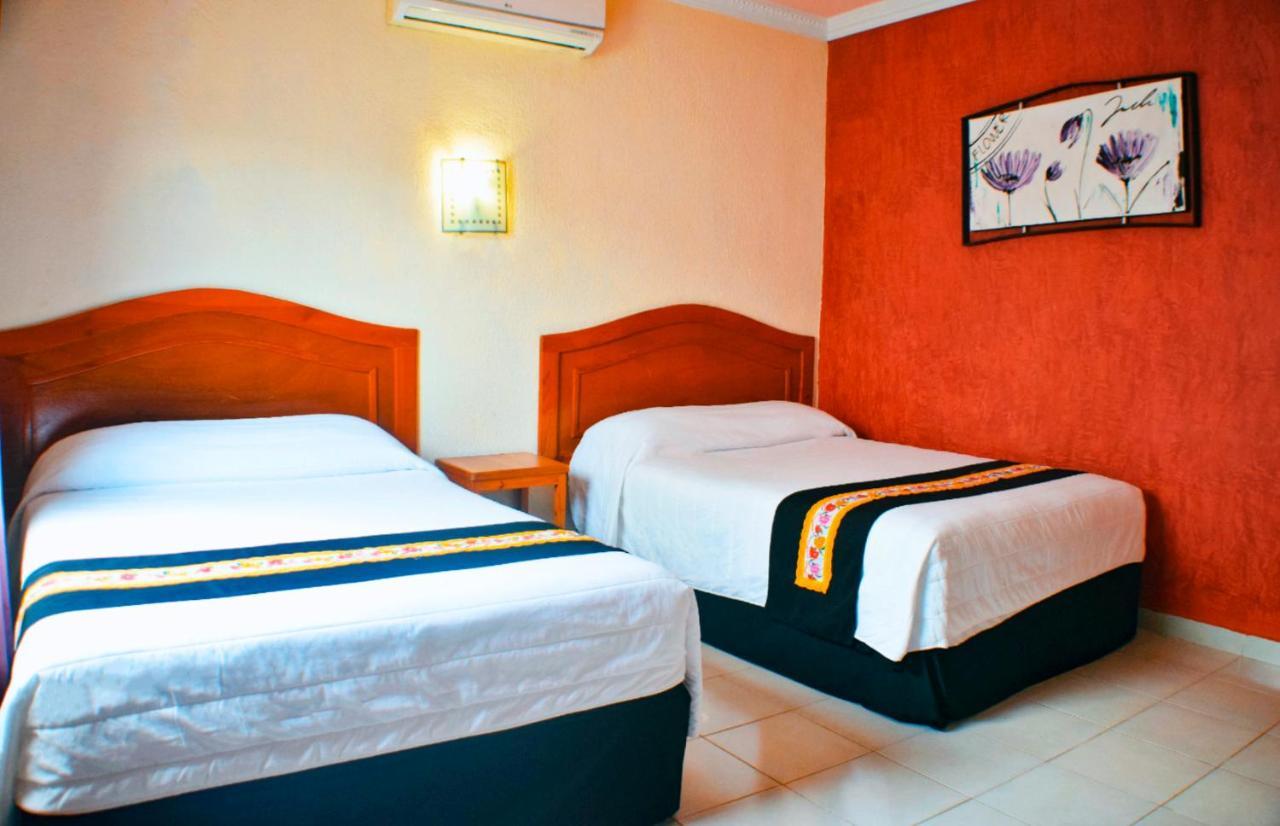 Hotel Hacienda Sanchez วัลลาโดลิด ภายนอก รูปภาพ