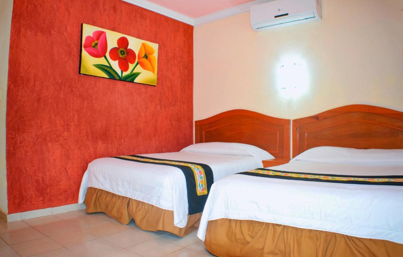 Hotel Hacienda Sanchez วัลลาโดลิด ภายนอก รูปภาพ
