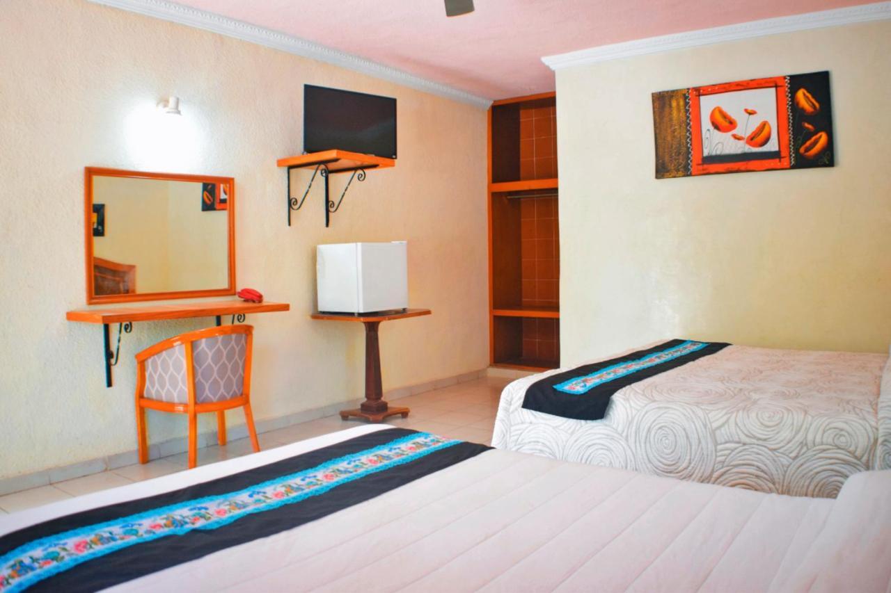 Hotel Hacienda Sanchez วัลลาโดลิด ภายนอก รูปภาพ