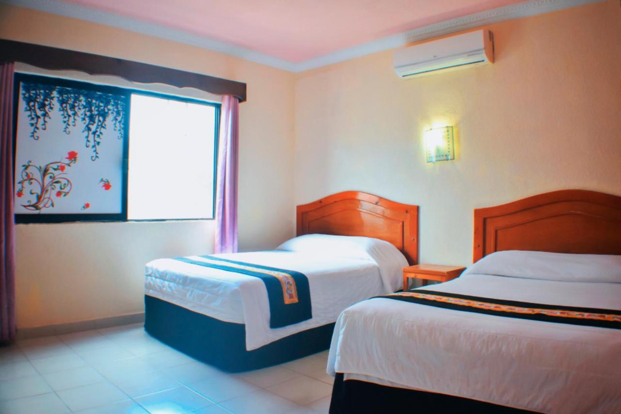 Hotel Hacienda Sanchez วัลลาโดลิด ภายนอก รูปภาพ