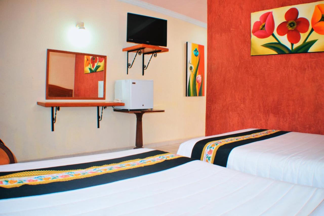 Hotel Hacienda Sanchez วัลลาโดลิด ภายนอก รูปภาพ