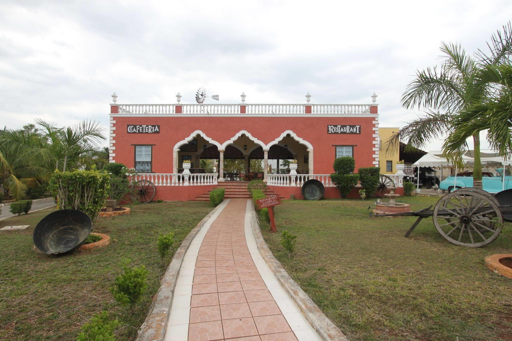 Hotel Hacienda Sanchez วัลลาโดลิด ภายนอก รูปภาพ