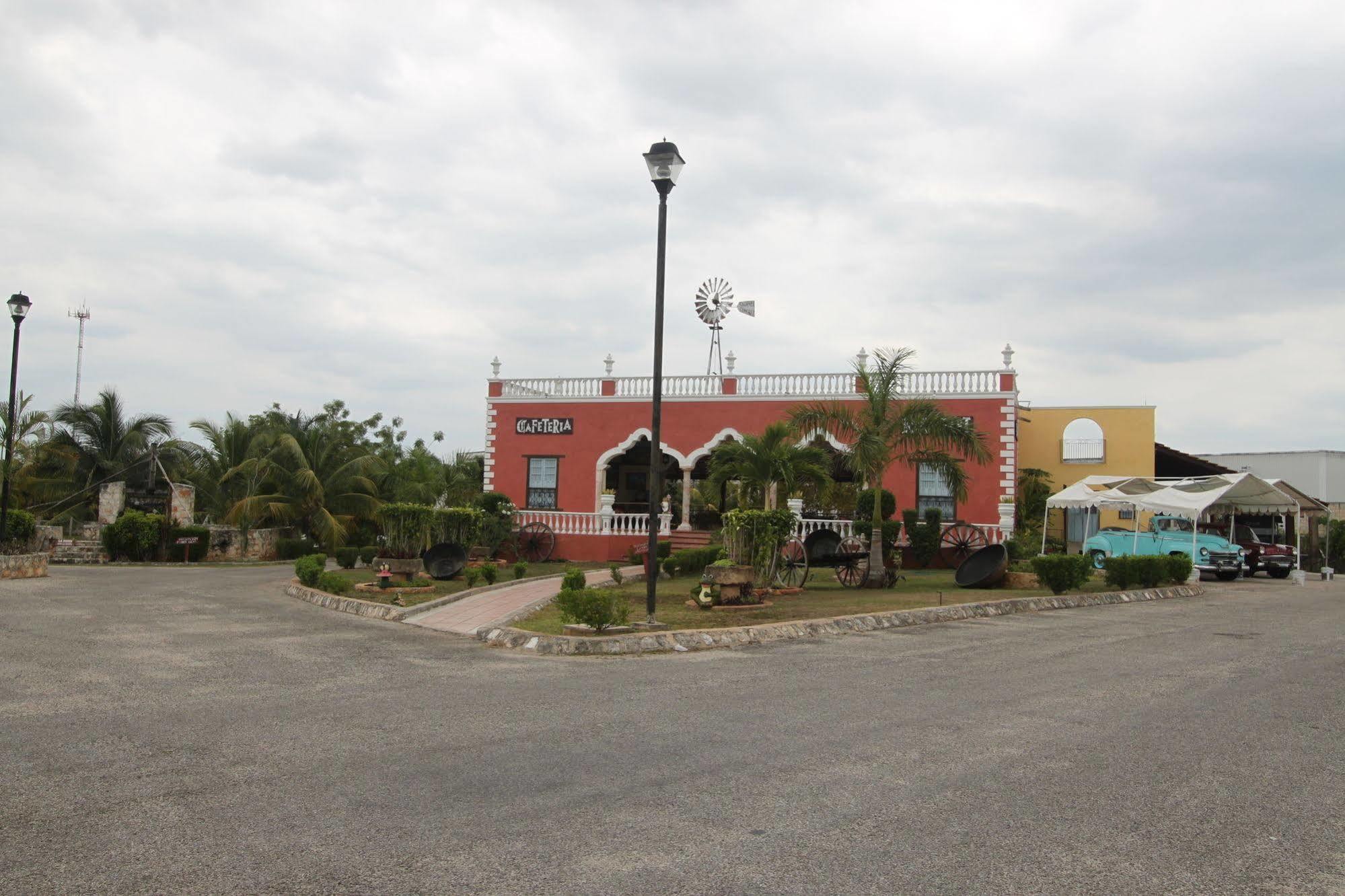 Hotel Hacienda Sanchez วัลลาโดลิด ภายนอก รูปภาพ