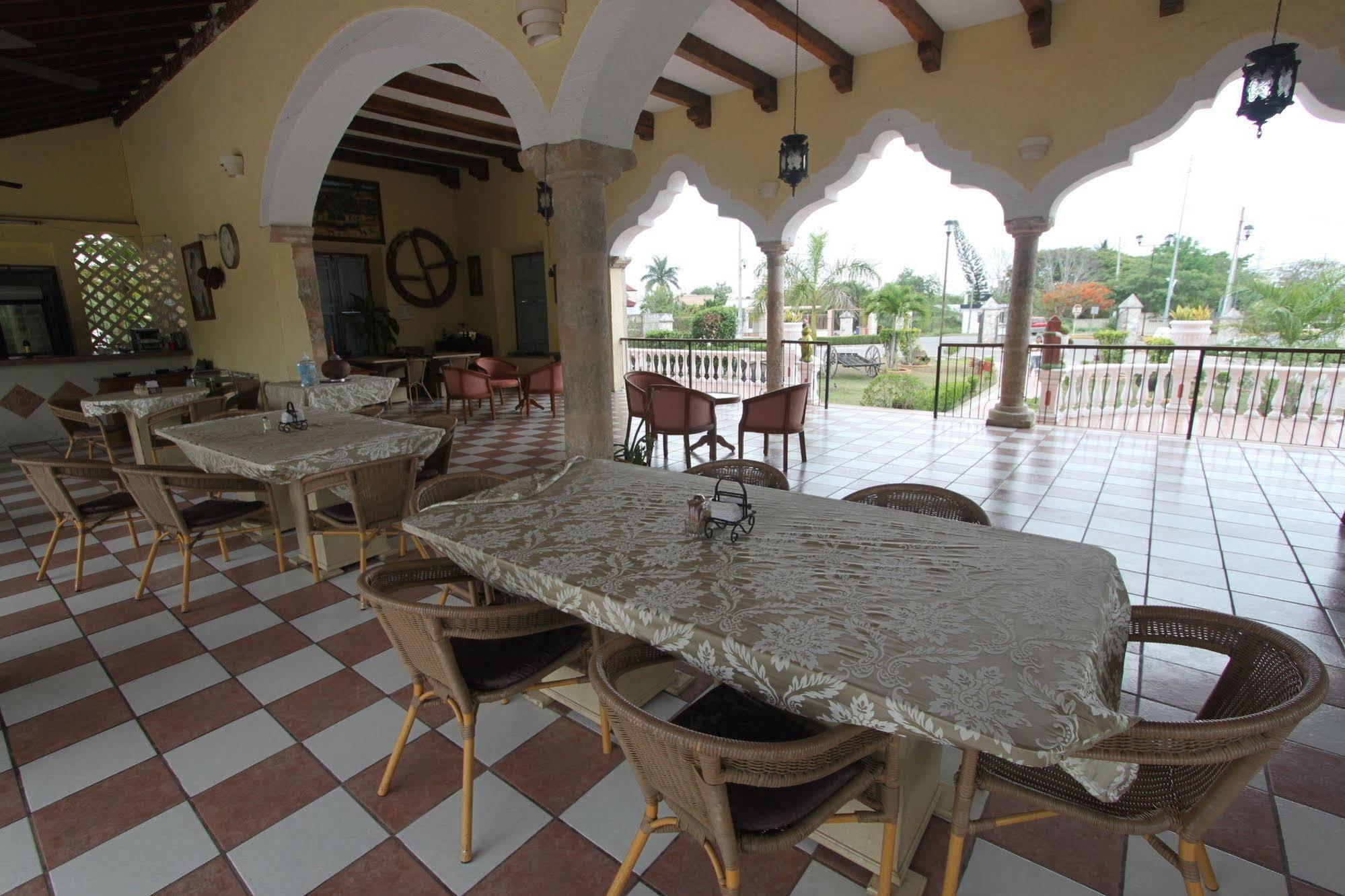 Hotel Hacienda Sanchez วัลลาโดลิด ภายนอก รูปภาพ
