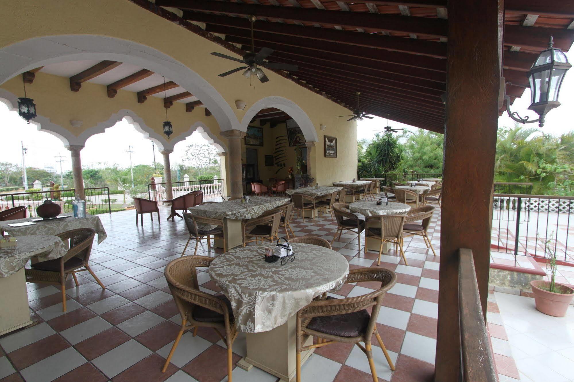 Hotel Hacienda Sanchez วัลลาโดลิด ภายนอก รูปภาพ