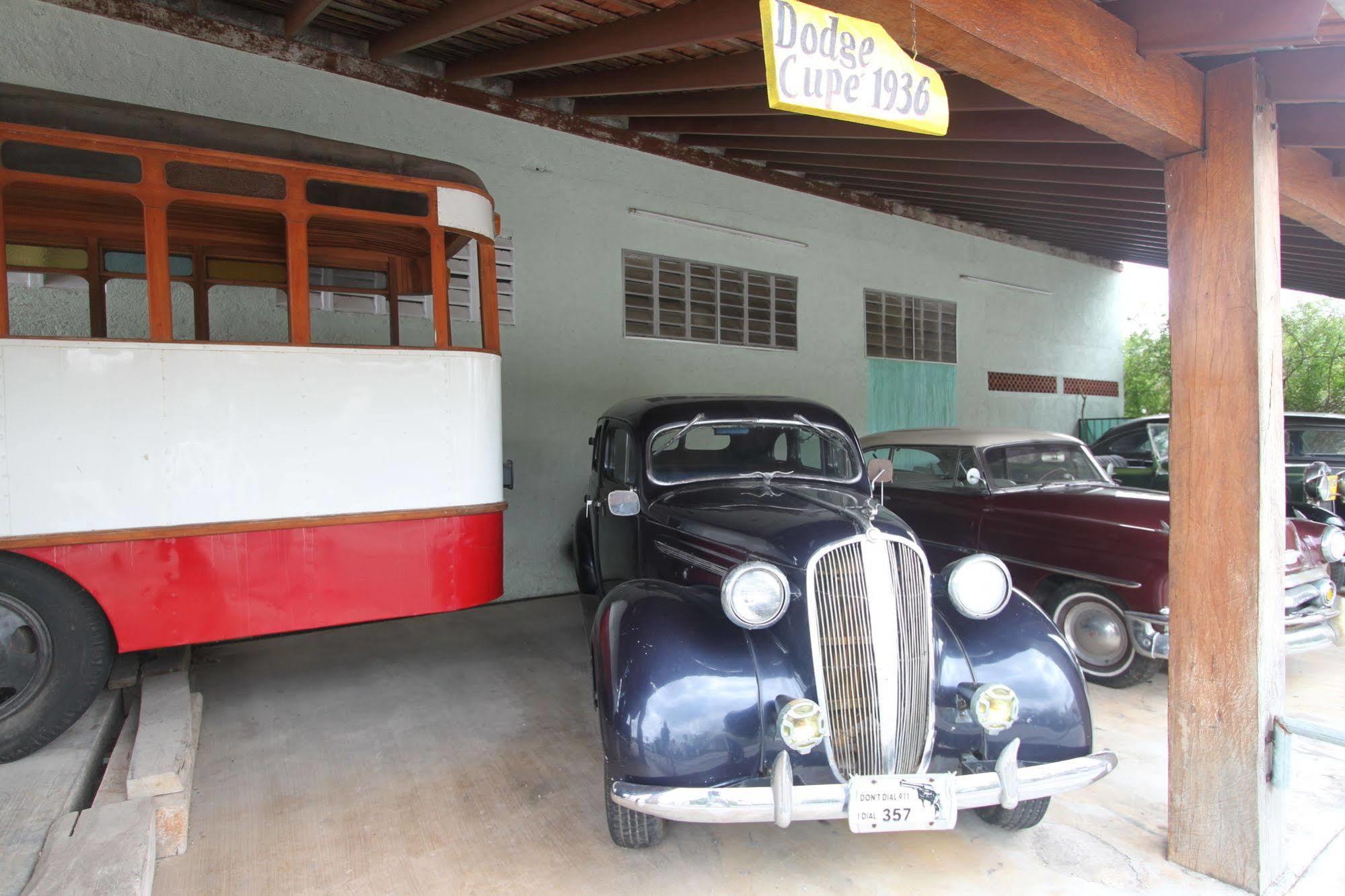 Hotel Hacienda Sanchez วัลลาโดลิด ภายนอก รูปภาพ