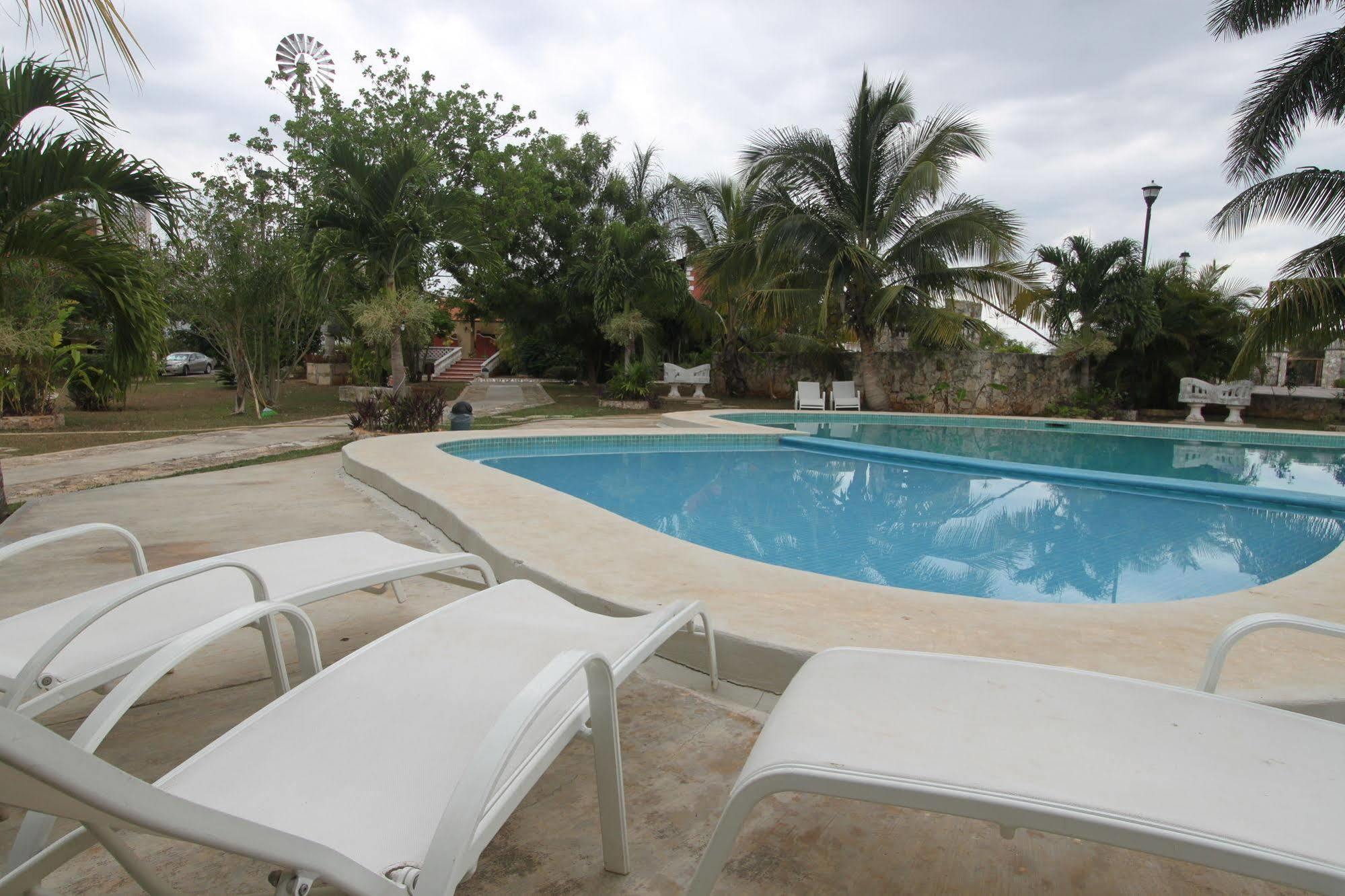 Hotel Hacienda Sanchez วัลลาโดลิด ภายนอก รูปภาพ