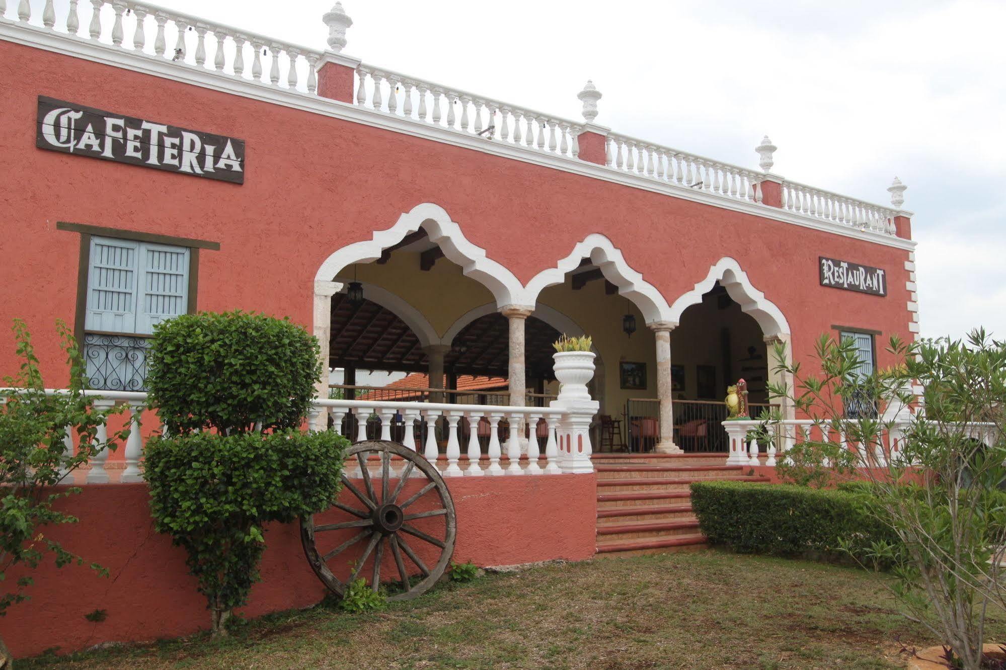 Hotel Hacienda Sanchez วัลลาโดลิด ภายนอก รูปภาพ