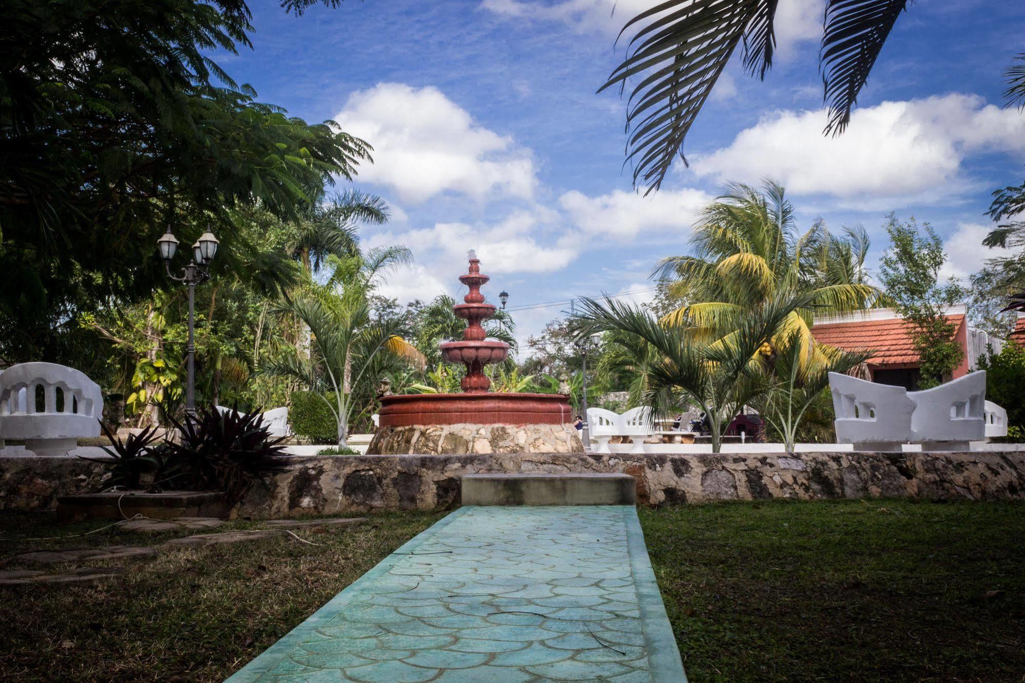 Hotel Hacienda Sanchez วัลลาโดลิด ภายนอก รูปภาพ